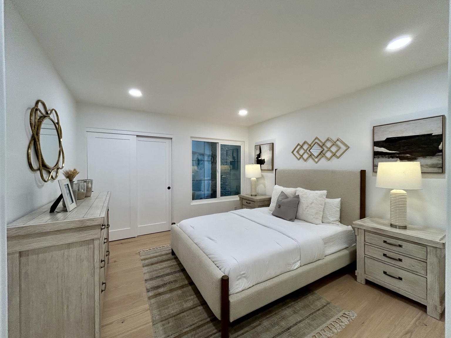 Living room and sitting area overlooking the property